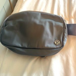 Lululemon cross body bag never worn